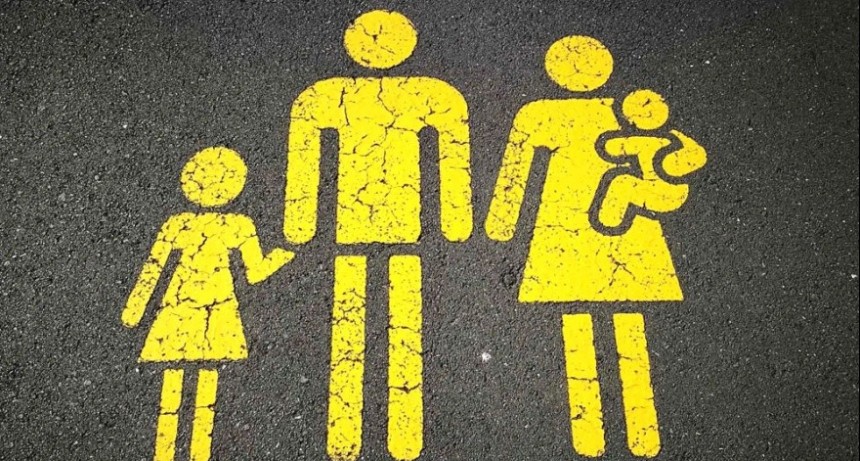 Alerta demográfica en Argentina: crecen los hogares unipersonales y se desploman los nacimientos