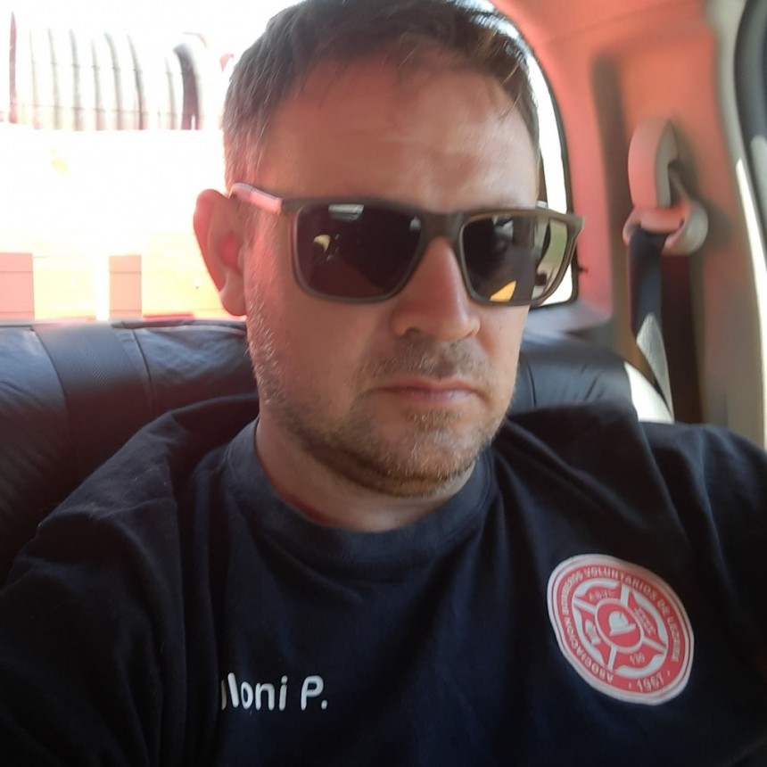 Bombero e hincha de Platense