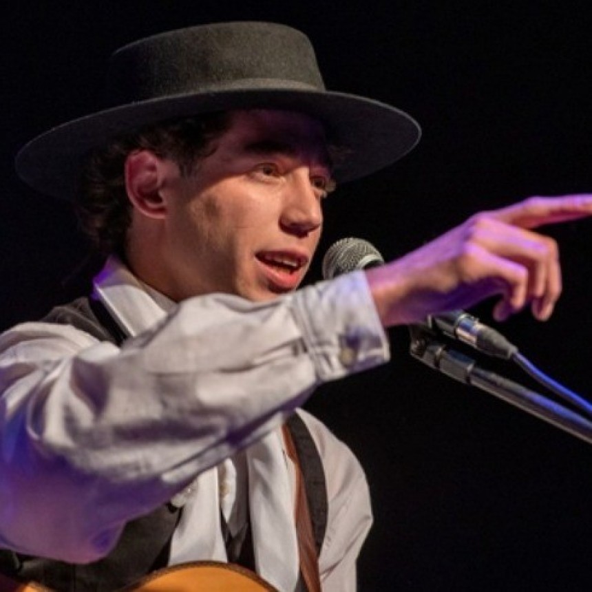 Braian Simaldoni y la danza local brillaron en el Complejo Cultural 