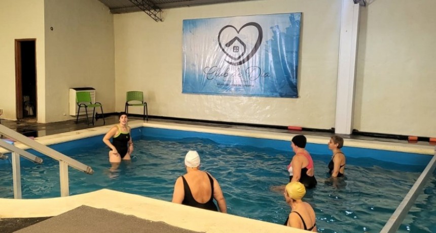 Colonia para adultos mayores en el Club de Día