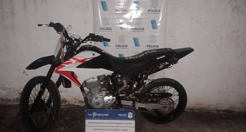 Allanamiento en Lezama: Secuestran marihuana y una moto con numeración adulterada