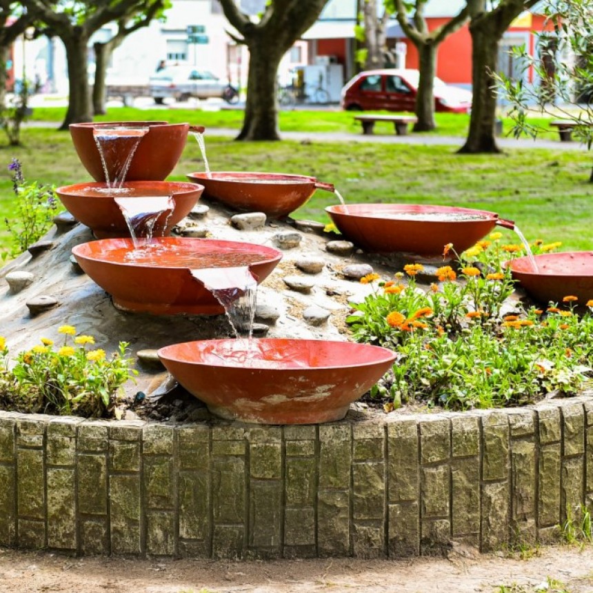 Nuestra histórica Plaza de la Autonomía ya luce su nueva fuente