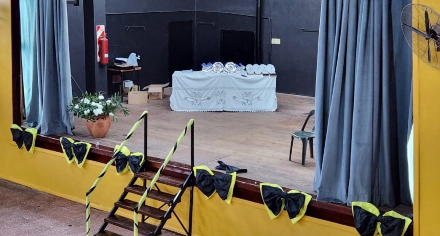 Entrega de premios y muestra de autos