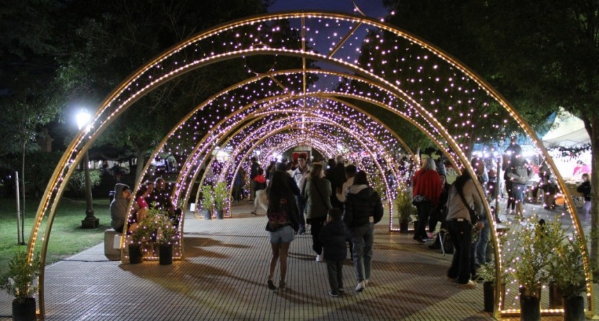 Dolores lanza su concurso de decoración para comercios y casas